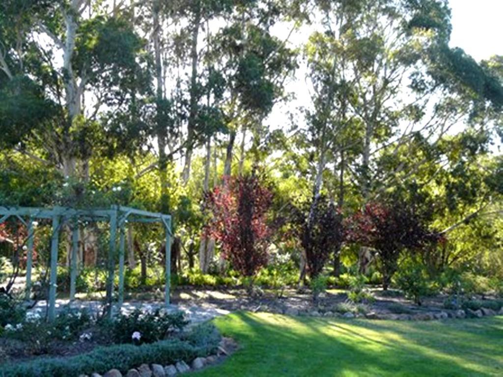 Granite Gardens Cottages & Lake Retreat Stanthorpe Εξωτερικό φωτογραφία